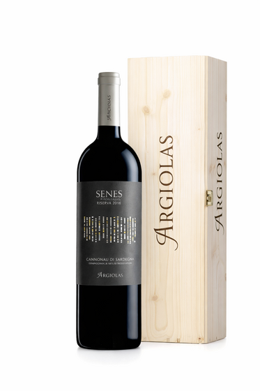 Senes 2019 Cannonau di Sardegna Riserva 1,5l ve dřevě